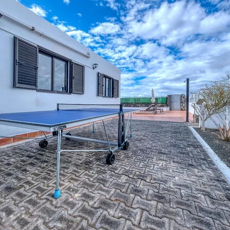Arena Blanca With Private Pool And Bbq By Lanzarote Коста Бланка
