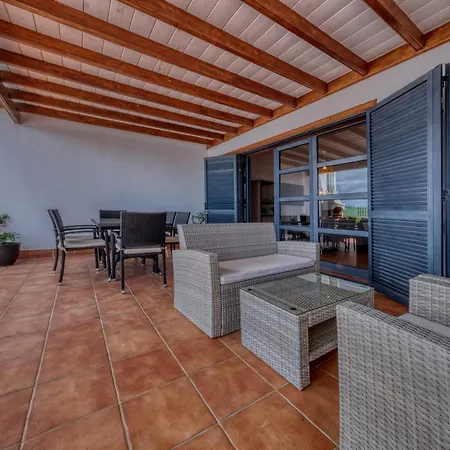 Arena Blanca With Private Pool And Bbq By Lanzarote Дом отдыха Коста Бланка