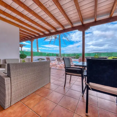 Arena Blanca With Private Pool And Bbq By Lanzarote Nyaraló *