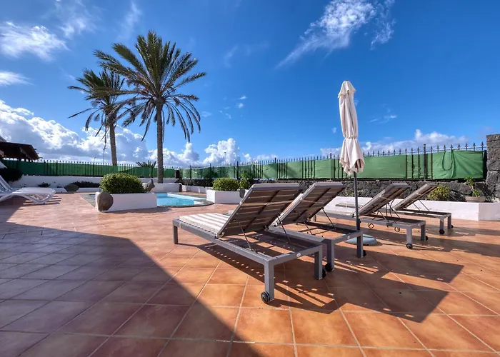 Arena Blanca With Private Pool And Bbq By Lanzarote