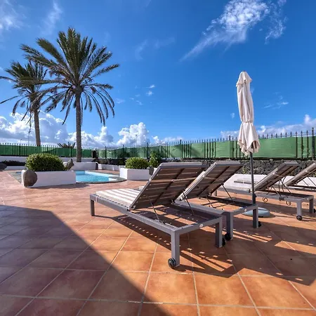 Arena Blanca With Private Pool And Bbq By Lanzarote