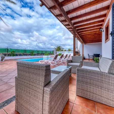 Arena Blanca With Private Pool And Bbq By Lanzarote * Playa Blanca (Lanzarote)