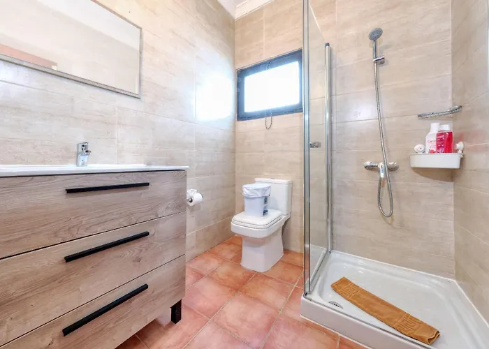 Дом отдыха Arena Blanca With Private Pool And Bbq By Lanzarote