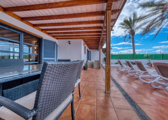 Arena Blanca With Private Pool And Bbq By Lanzarote Playa Blanca (Lanzarote)