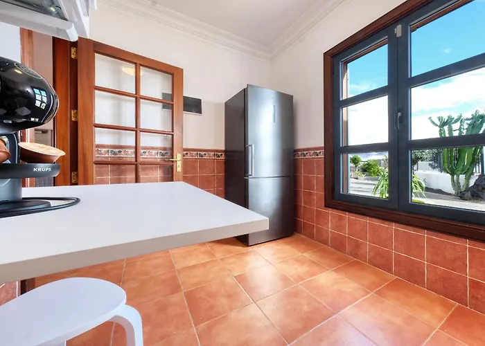 Arena Blanca With Private Pool And Bbq By Lanzarote Playa Blanca (Lanzarote)