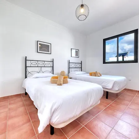 Arena Blanca With Private Pool And Bbq By Lanzarote